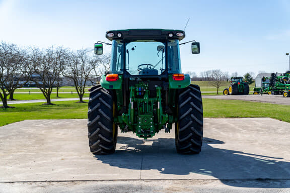 Image of John Deere 5105M equipment image 3