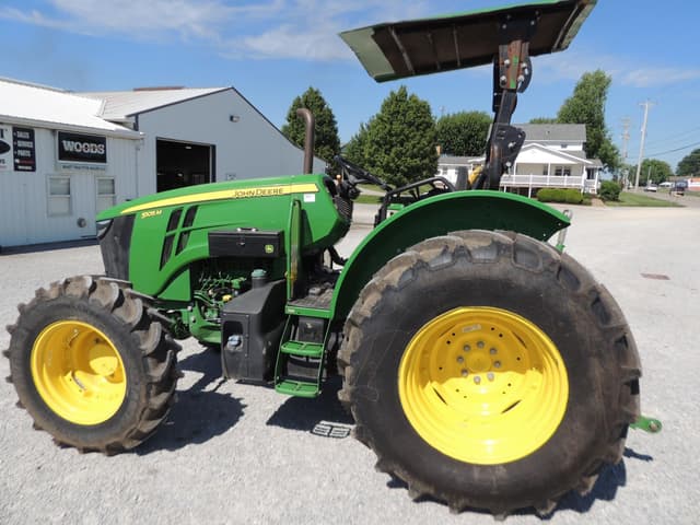 Image of John Deere 5105M equipment image 1