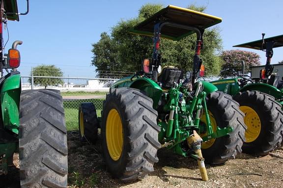 Image of John Deere 5105M equipment image 3