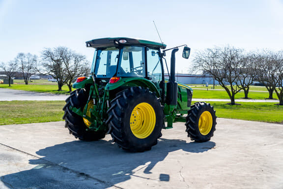 Image of John Deere 5105M equipment image 4