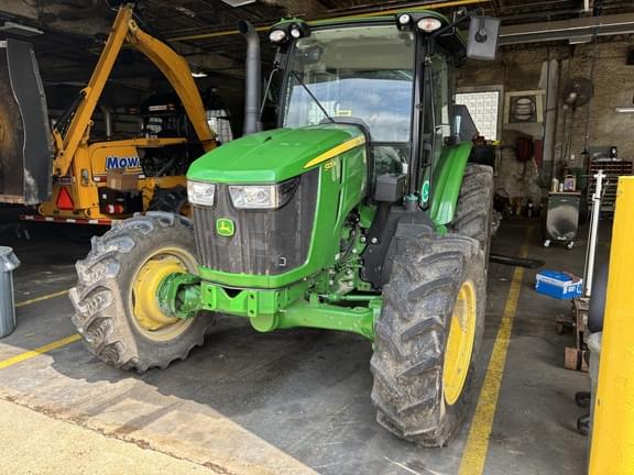 Image of John Deere 5105M equipment image 1