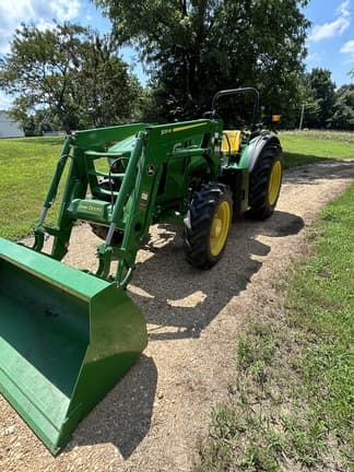 Image of John Deere 5105M equipment image 1