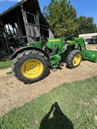 Image of John Deere 5105M equipment image 4