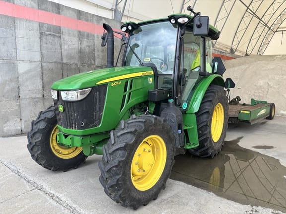 2023 John Deere 5105M Image