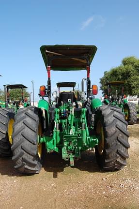 Image of John Deere 5105M equipment image 4
