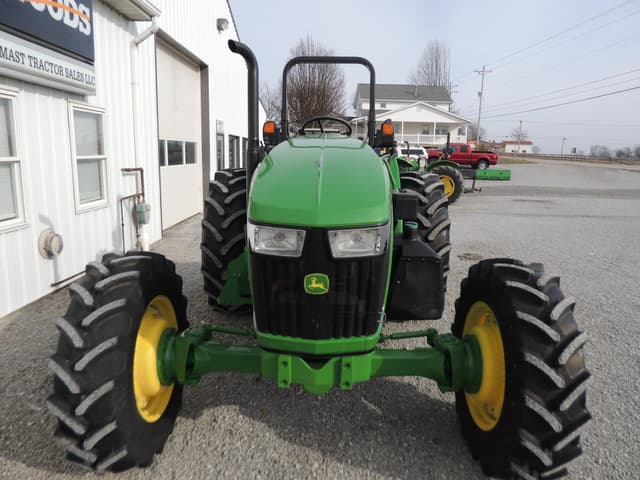 Image of John Deere 5105M equipment image 4