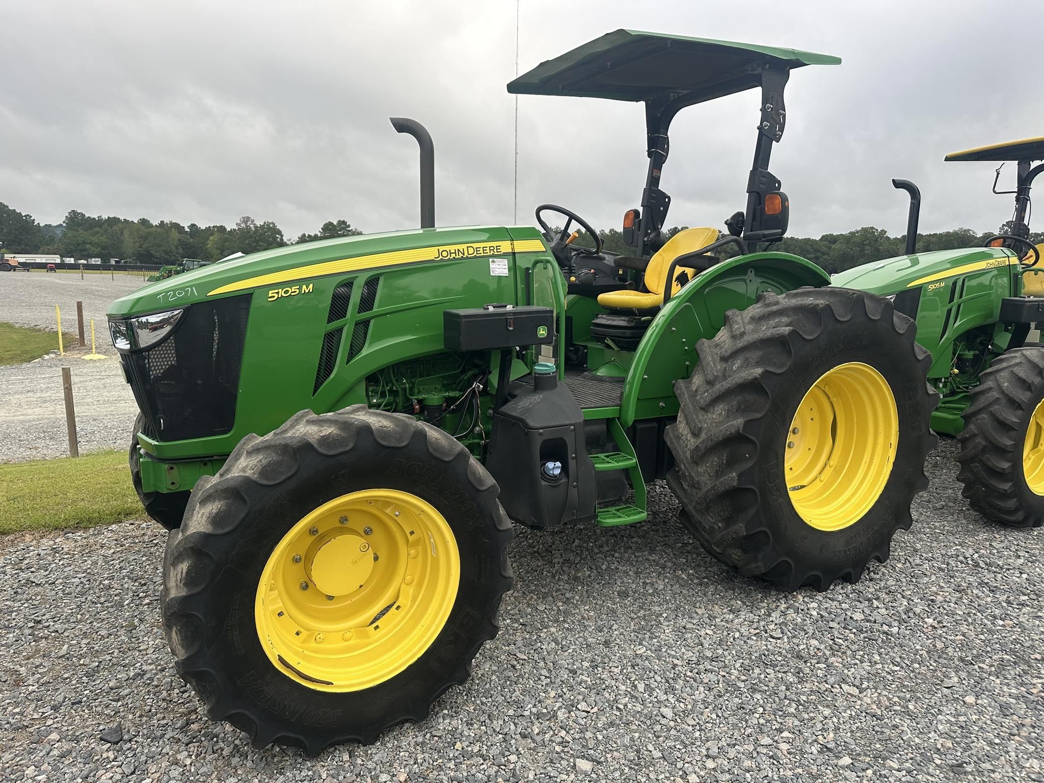 2023 John Deere 5105M Equipment Image0