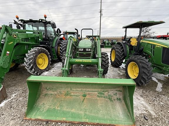 Image of John Deere 5105M equipment image 1