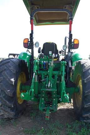 Image of John Deere 5105M equipment image 3
