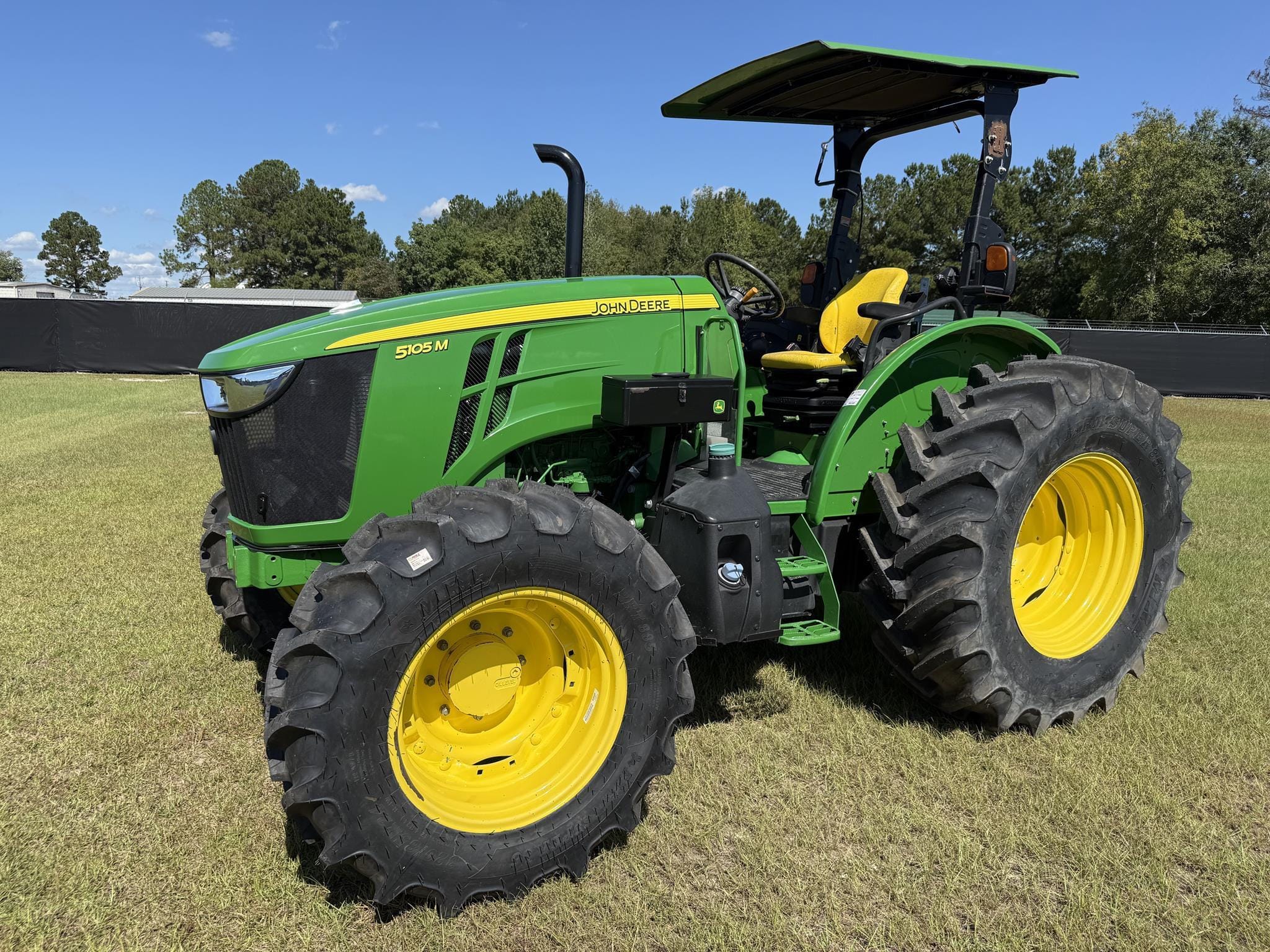 2023 John Deere 5105M Equipment Image0