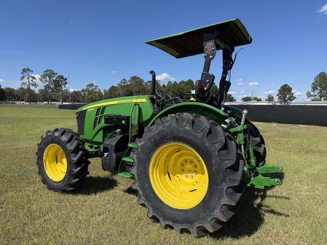 Image of John Deere 5105M equipment image 2