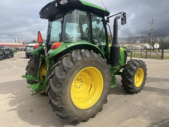 Image of John Deere 5105M equipment image 3