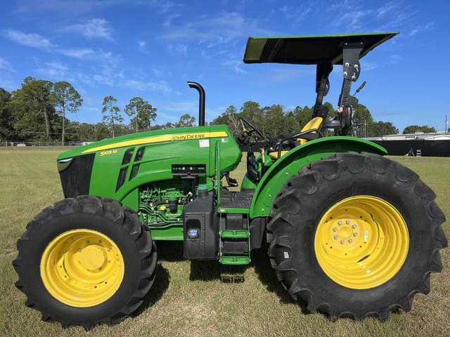Image of John Deere 5105M equipment image 1