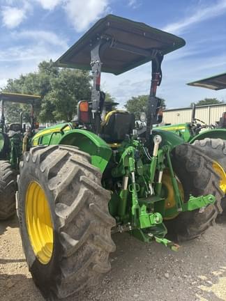 Image of John Deere 5105M equipment image 2