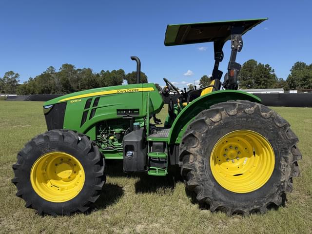 Image of John Deere 5105M equipment image 1