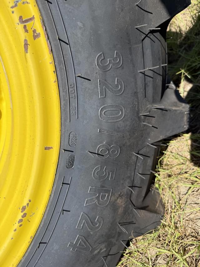 Image of John Deere 5105M equipment image 4