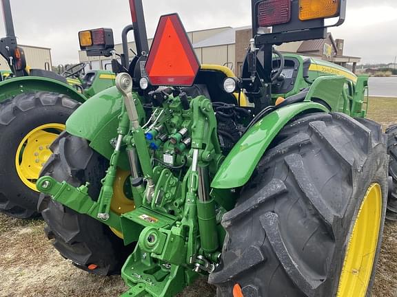 Image of John Deere 5105ML equipment image 4