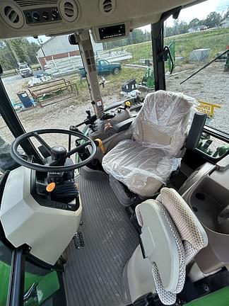 Image of John Deere 5115M equipment image 4