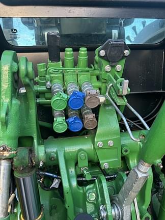 Image of John Deere 5115M equipment image 4