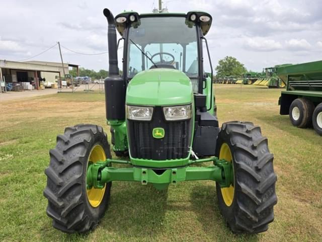 Image of John Deere 5115M equipment image 1