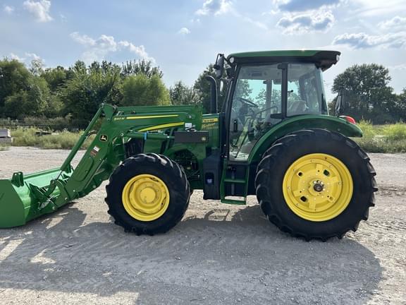 Image of John Deere 5120M equipment image 3