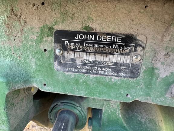 Image of John Deere 5120M equipment image 1