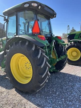 Image of John Deere 5120M equipment image 4