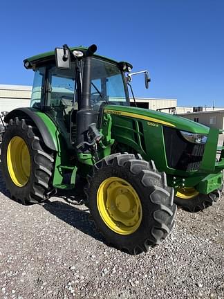 Image of John Deere 5120M equipment image 2