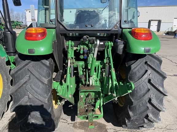 Image of John Deere 5120M equipment image 2