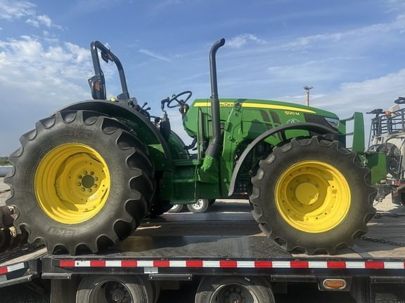 2023 John Deere 5120M Equipment Image0