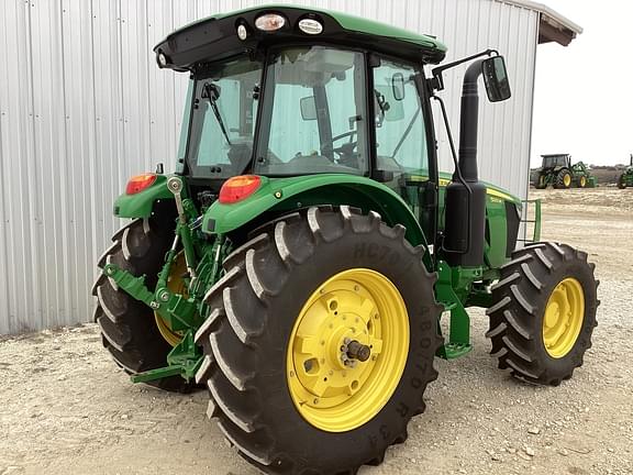 Image of John Deere 5120M equipment image 4