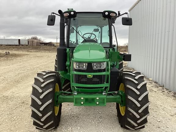 Image of John Deere 5120M equipment image 3