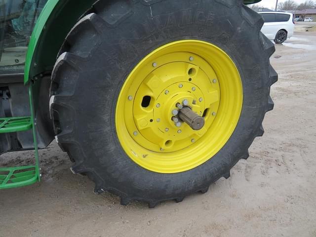 Image of John Deere 5120M equipment image 4