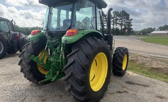 Image of John Deere 5120M equipment image 4
