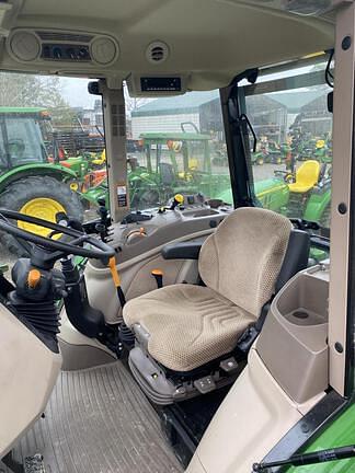 Image of John Deere 5120M equipment image 4
