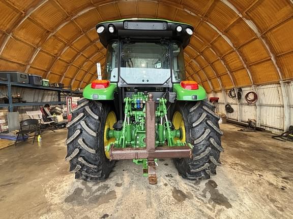 Image of John Deere 5120M equipment image 4