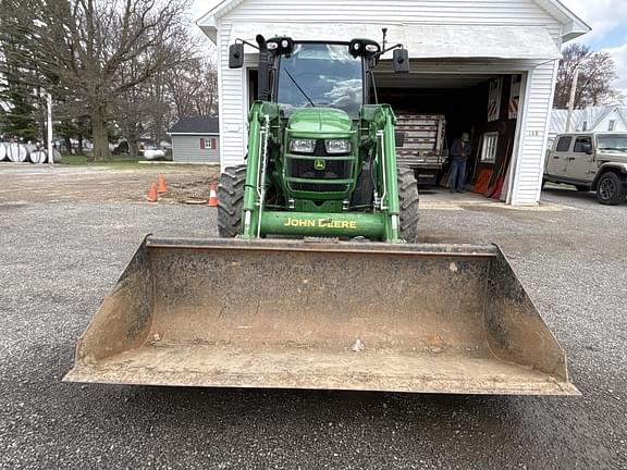 Image of John Deere 5120M equipment image 4
