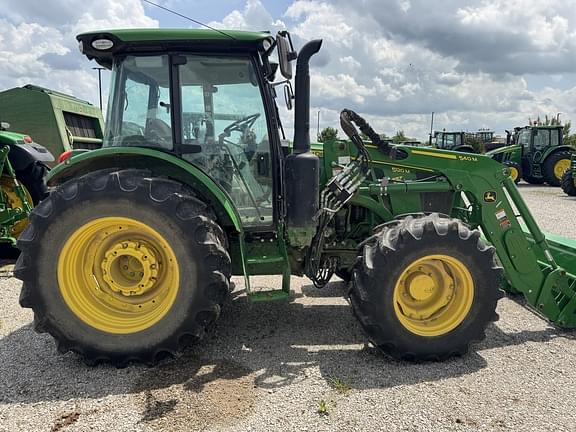 Image of John Deere 5120M equipment image 2