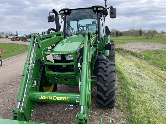 Image of John Deere 5120M equipment image 4