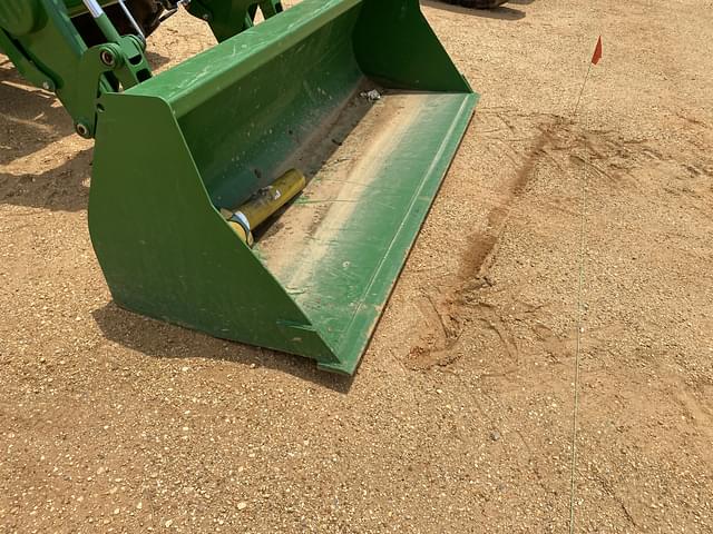 Image of John Deere 5120M equipment image 4