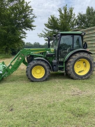 Image of John Deere 5125M equipment image 2