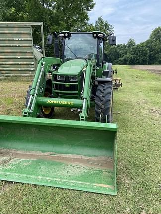 Image of John Deere 5125M equipment image 1