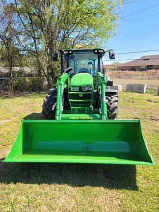 Image of John Deere 5125M equipment image 2