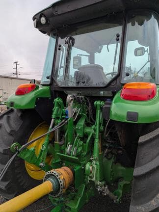 Image of John Deere 5125M equipment image 2