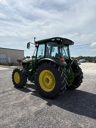 Image of John Deere 5130M equipment image 4