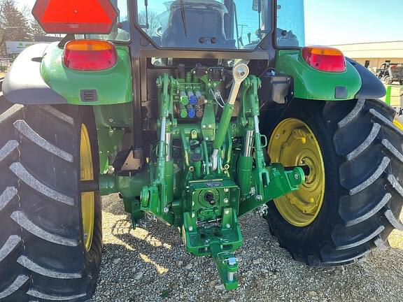 Image of John Deere 5130M equipment image 4