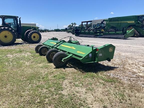 Image of John Deere 520 equipment image 1