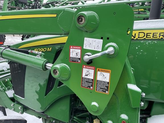 Image of John Deere 520M equipment image 3