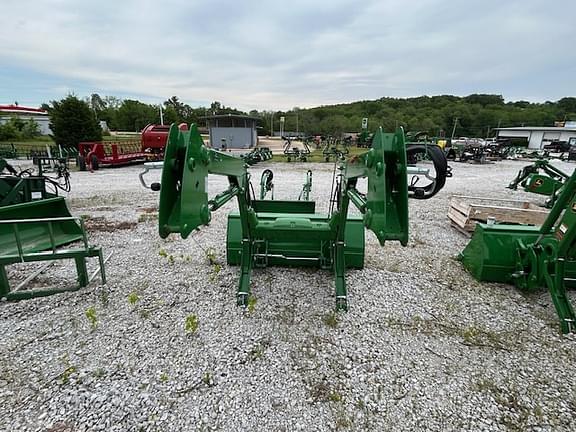 Image of John Deere 520M equipment image 3