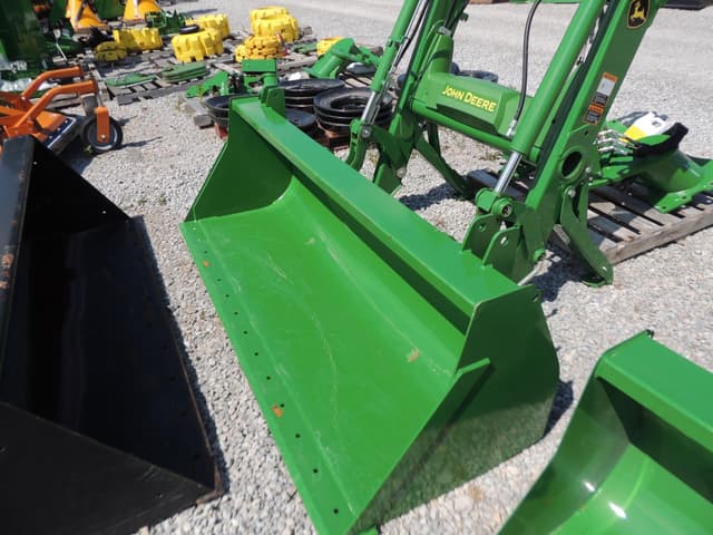 Image of John Deere 520M equipment image 1
